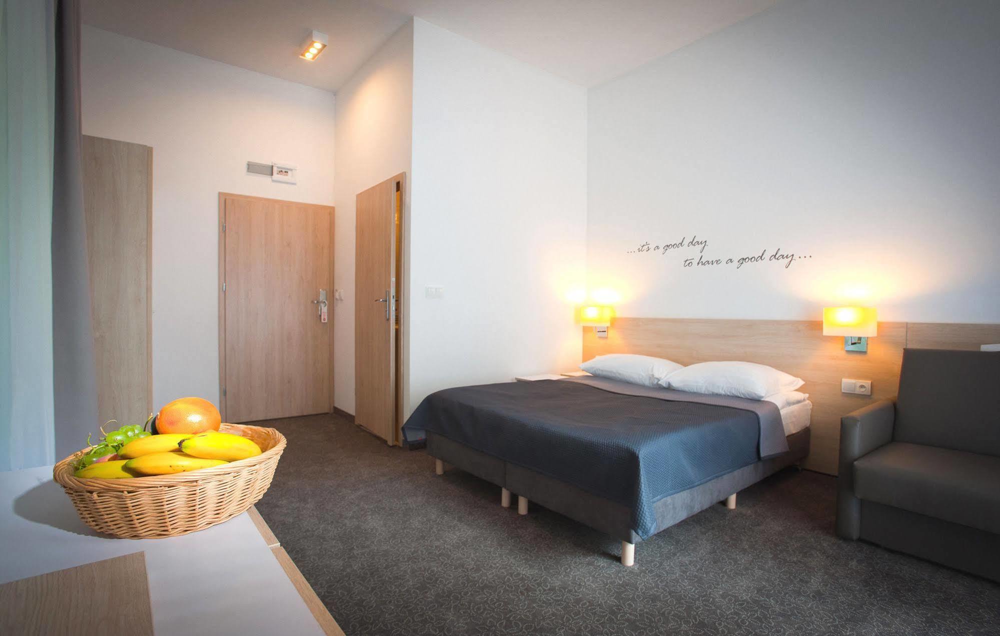 ウストロニエ・モルスキエ Borgata Bed & Breakfast エクステリア 写真